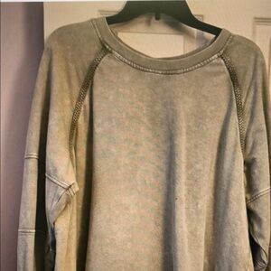 Casual Gray Sweatshirt